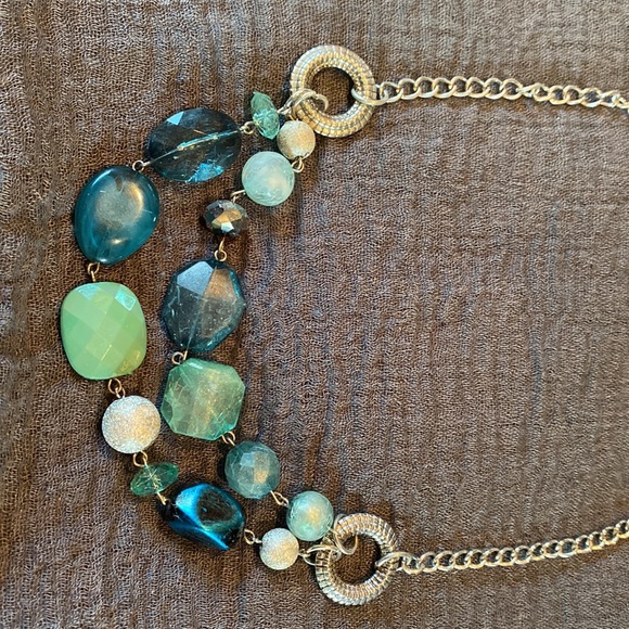 ✨ Turquoise and silver stone necklace and earring set ✨ - Picture 4 of 4